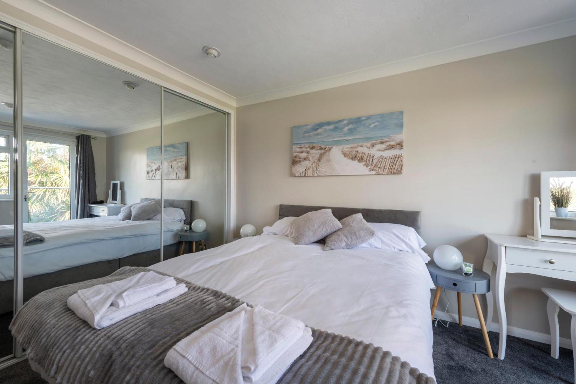 5 Bedroom Detached Beach House Poole Buitenkant foto