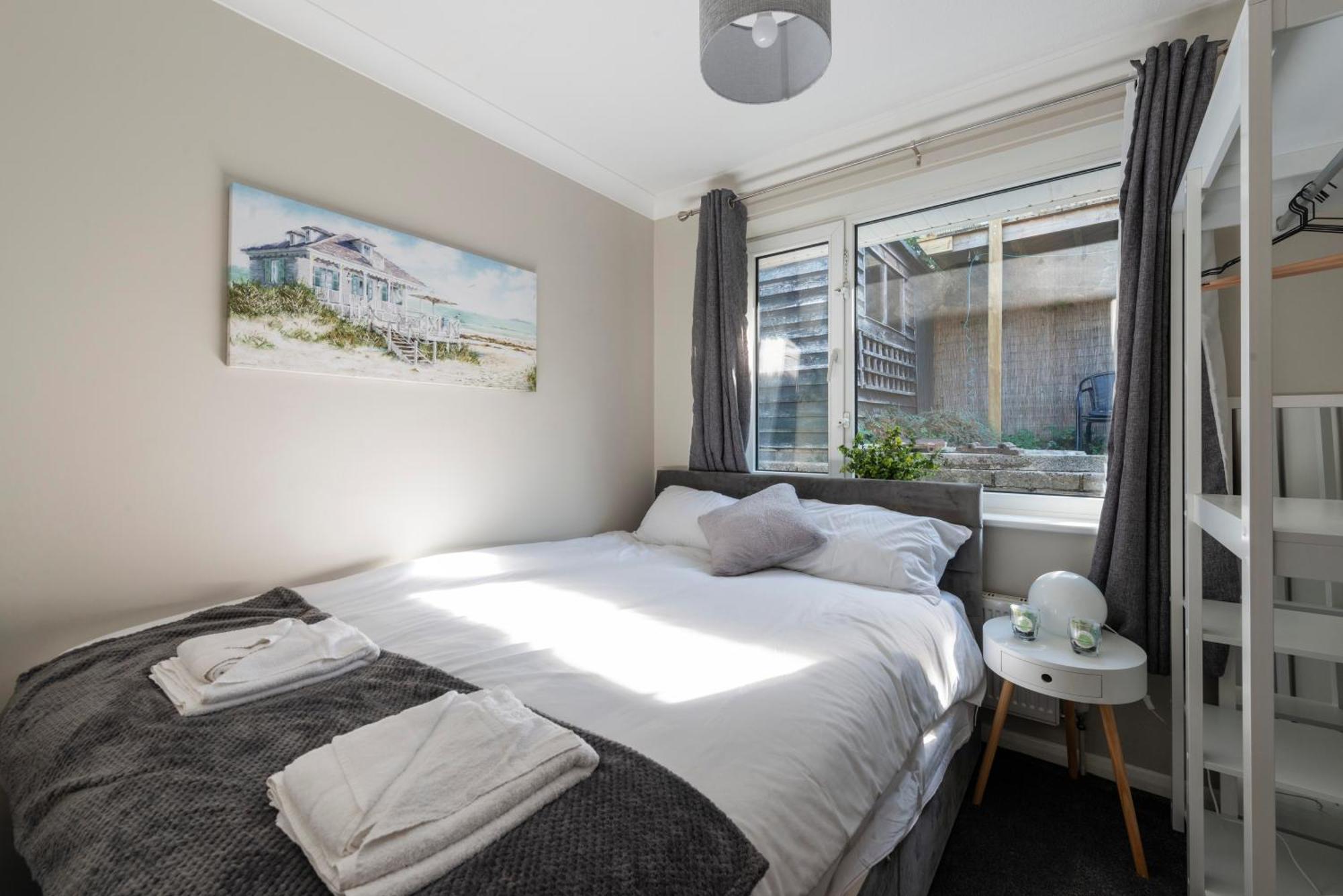 5 Bedroom Detached Beach House Poole Buitenkant foto
